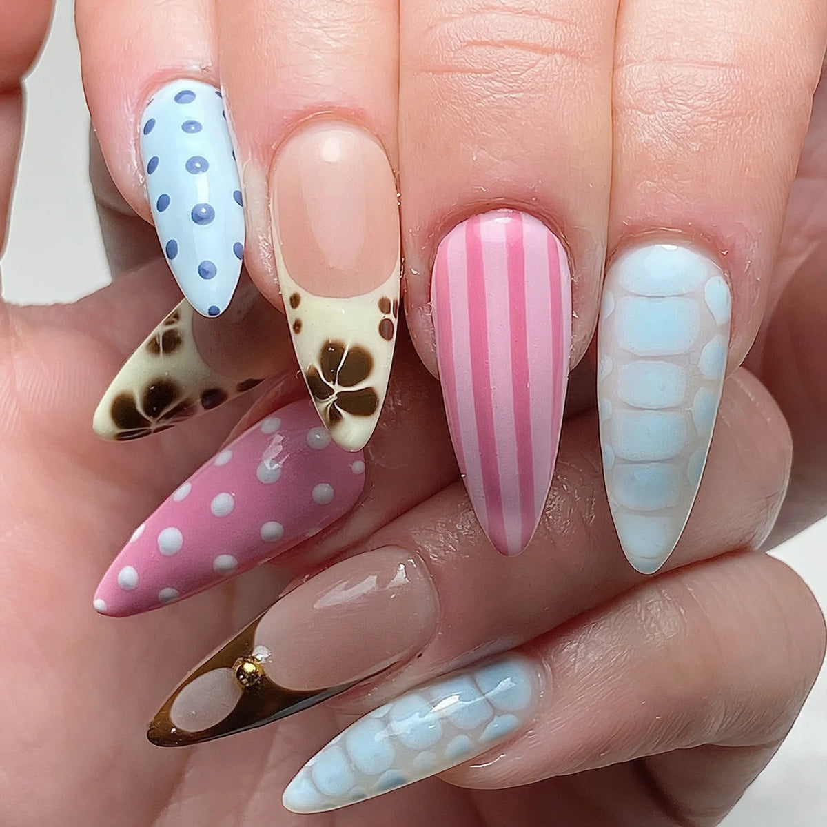 Short Red Star Almond Press-On Nails