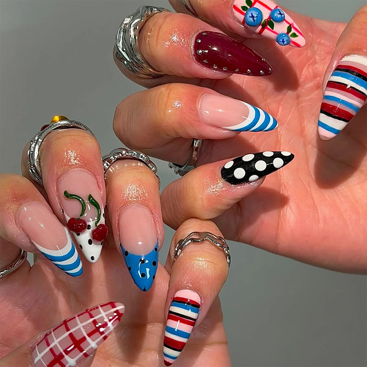 Short Red Star Almond Press-On Nails