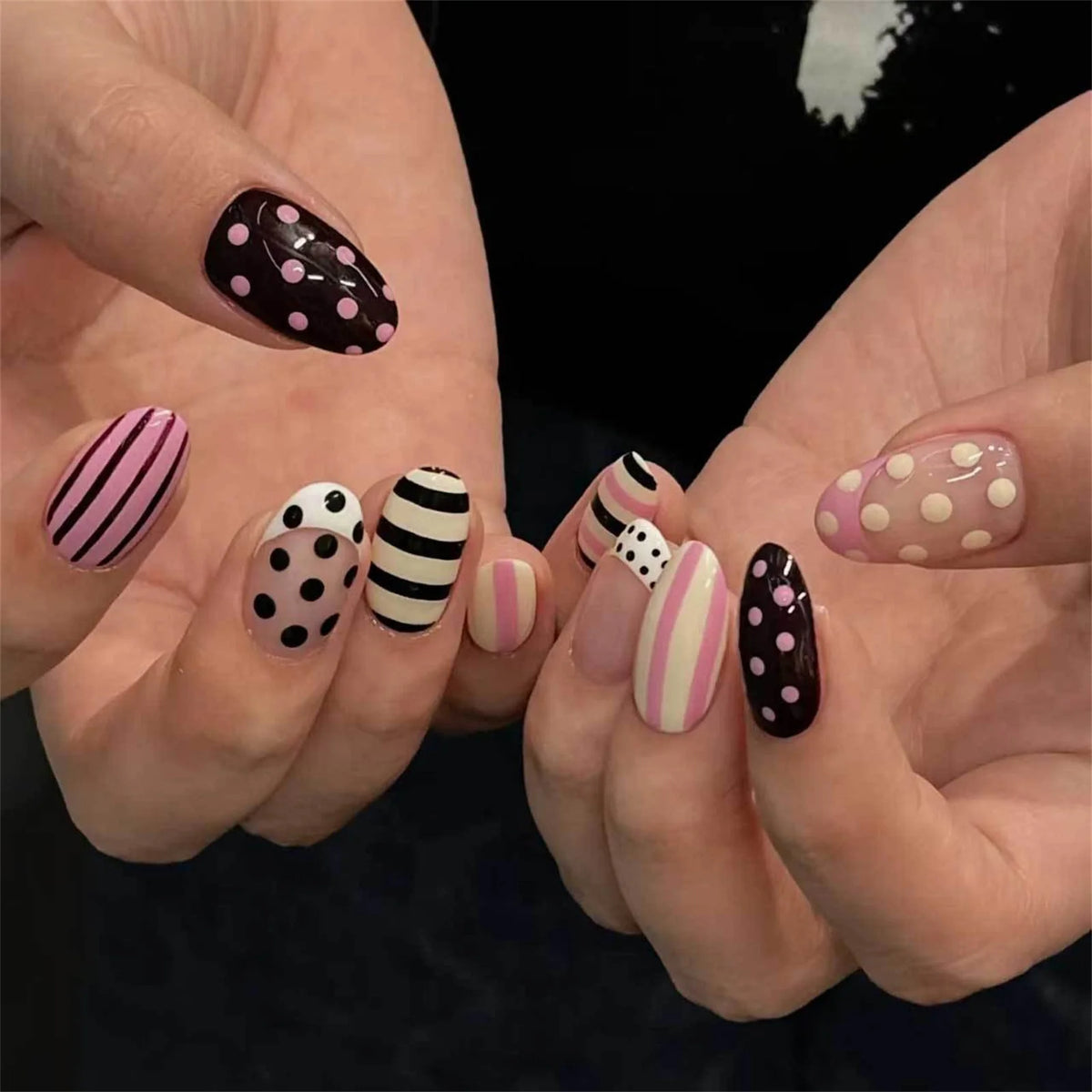 Short Red Star Almond Press-On Nails