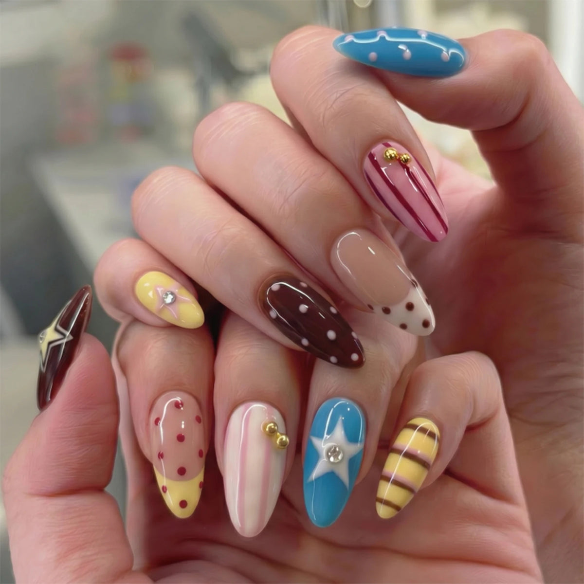Short Red Star Almond Press-On Nails