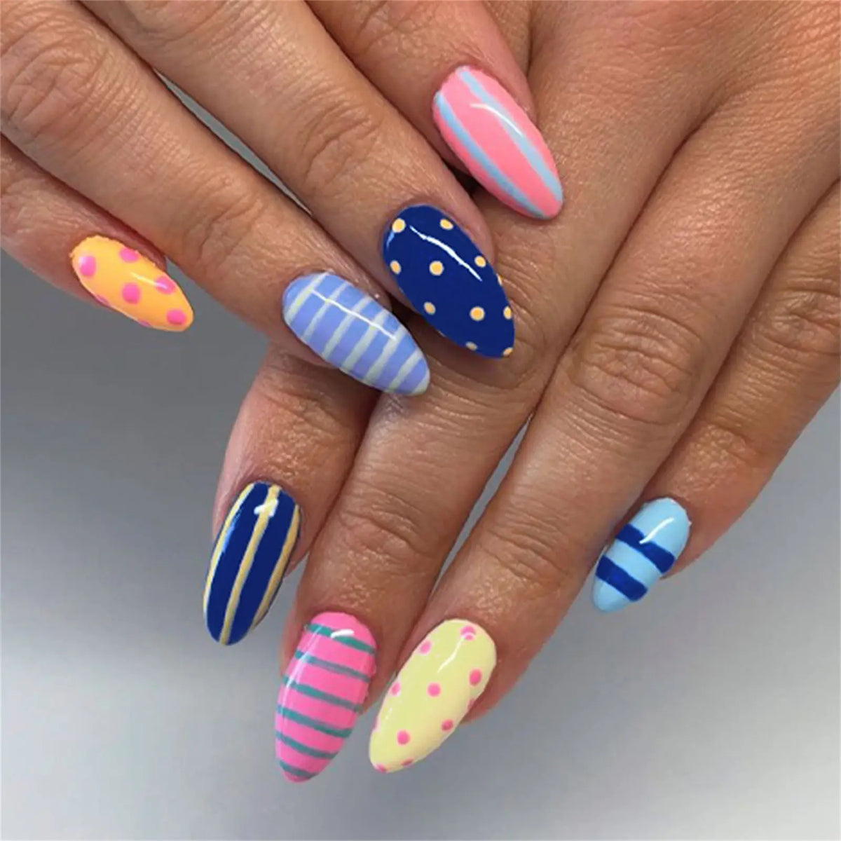 Short Red Star Almond Press-On Nails